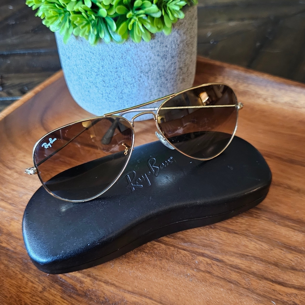 Ray-Ban Classic Aviators Gold  Metal RB3025 58/14 w/hard case